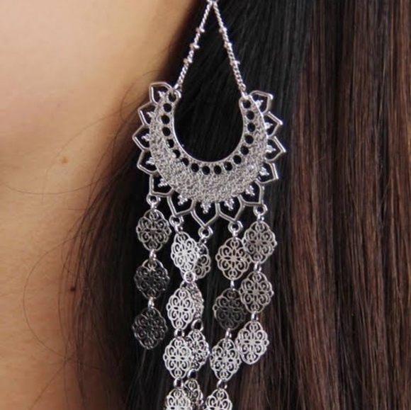 Filagree Chanlelier Earrings silver - Picture 3 of 3